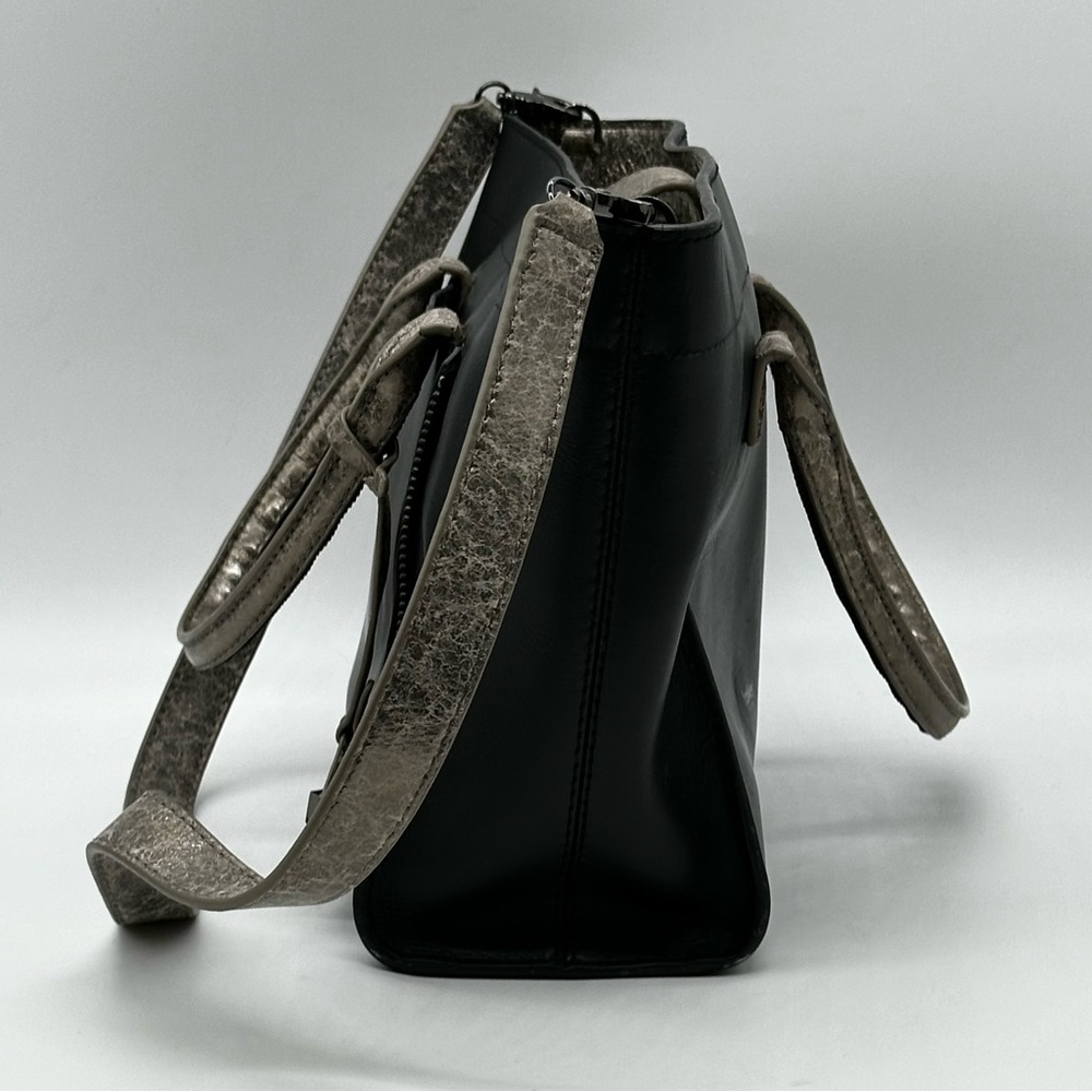 Botkier Hand Bag. - Picture 2 of 6